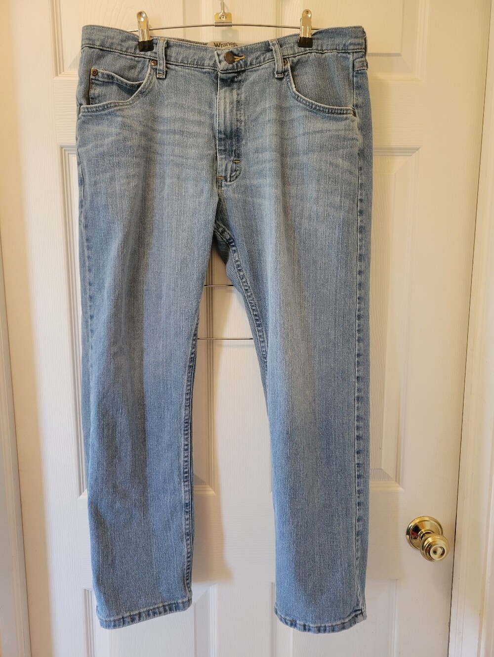 Mens Sz. 34/29 Wrangler Light Blue Straight-Leg Jeans